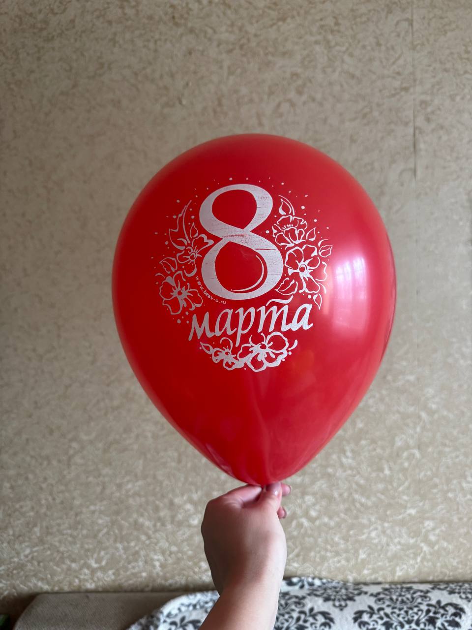 Латексные шары 12" 8 марта красные